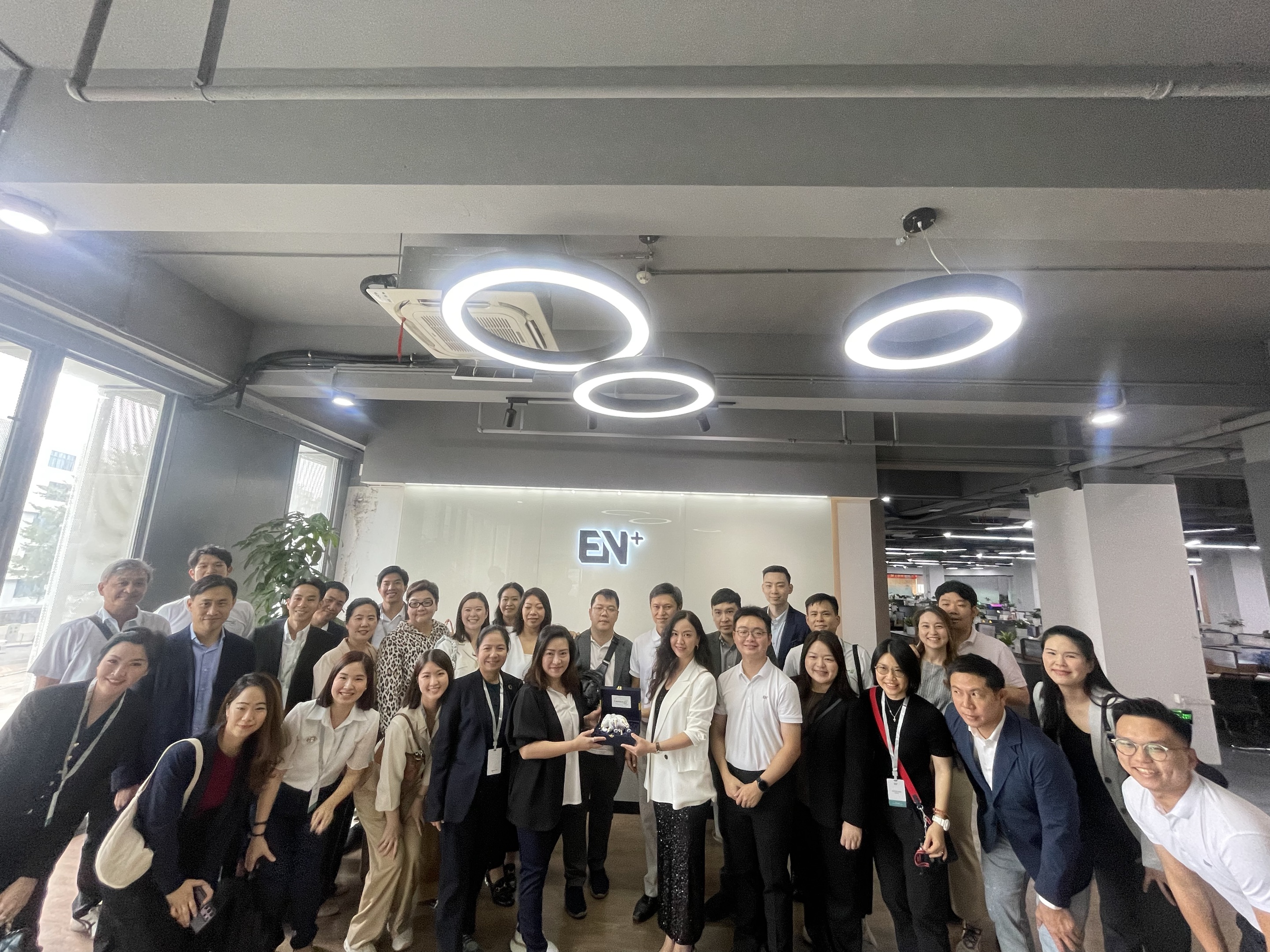 泰國汽車名企考察團(tuán)蒞臨EN+科技參觀考察